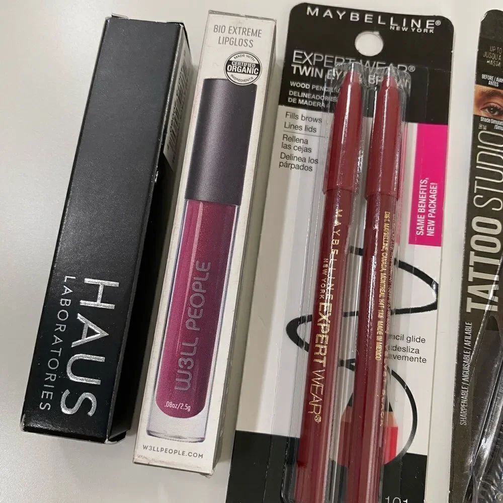 Bundle of 7 items. - Picture 2 of 12